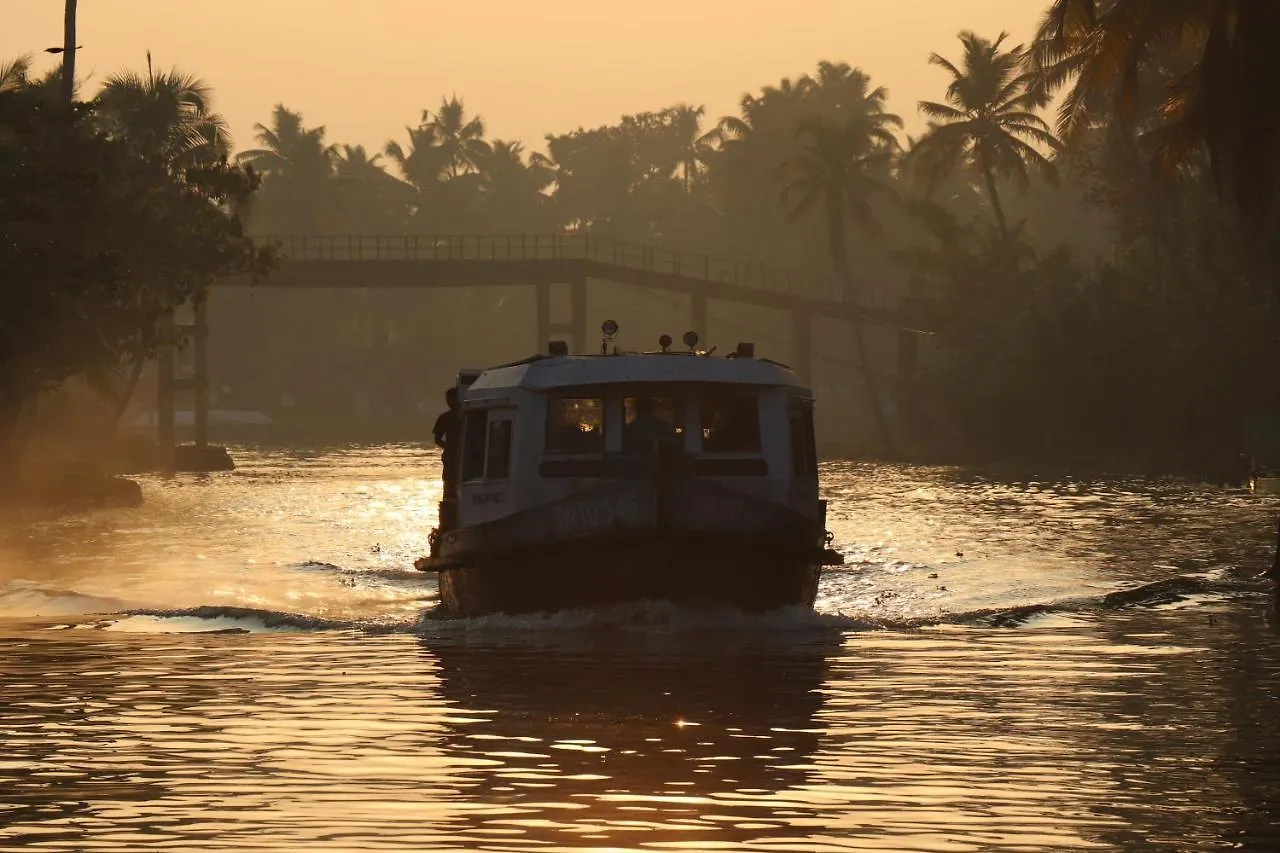 Marari Houseboat Hotel Mararikulam India
