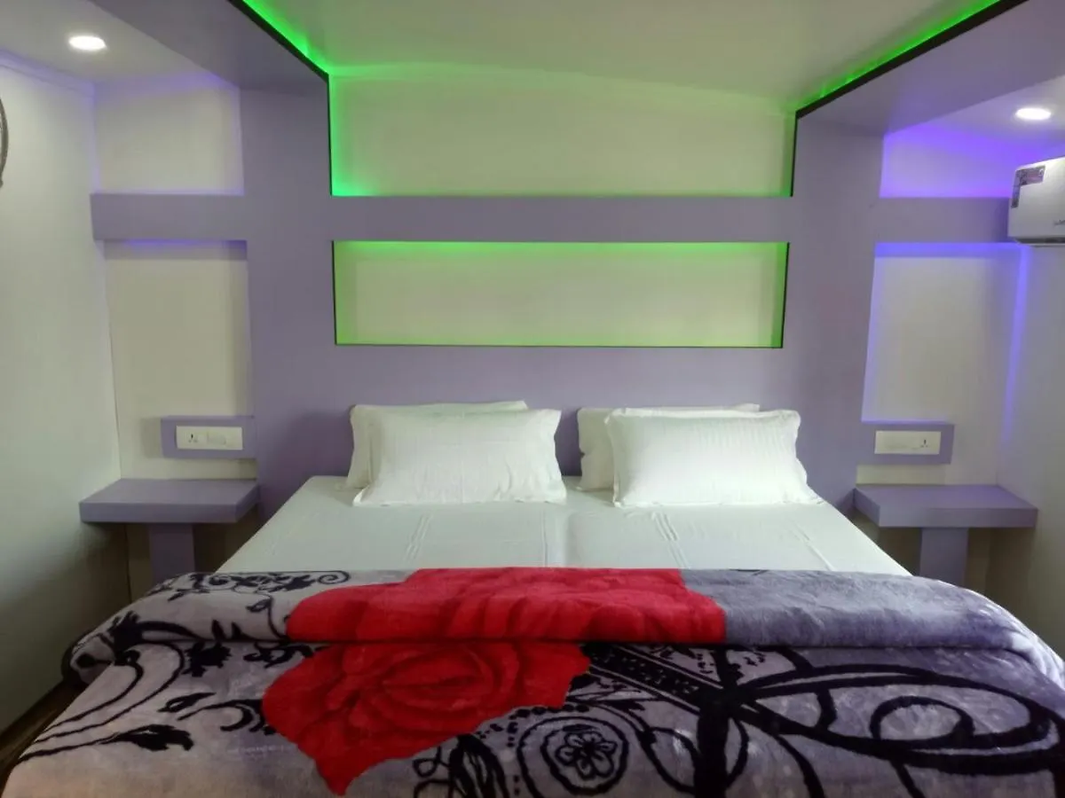 ** Botel Marari Houseboat Hotel Mararikulam India