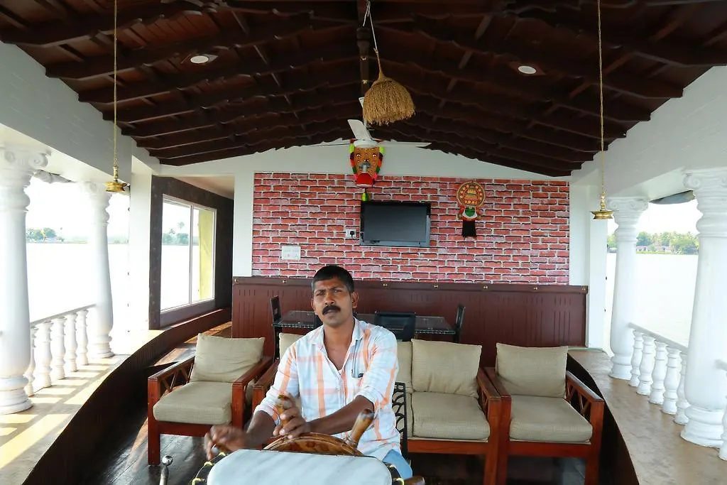 马拉利库兰 Marari Houseboat酒店