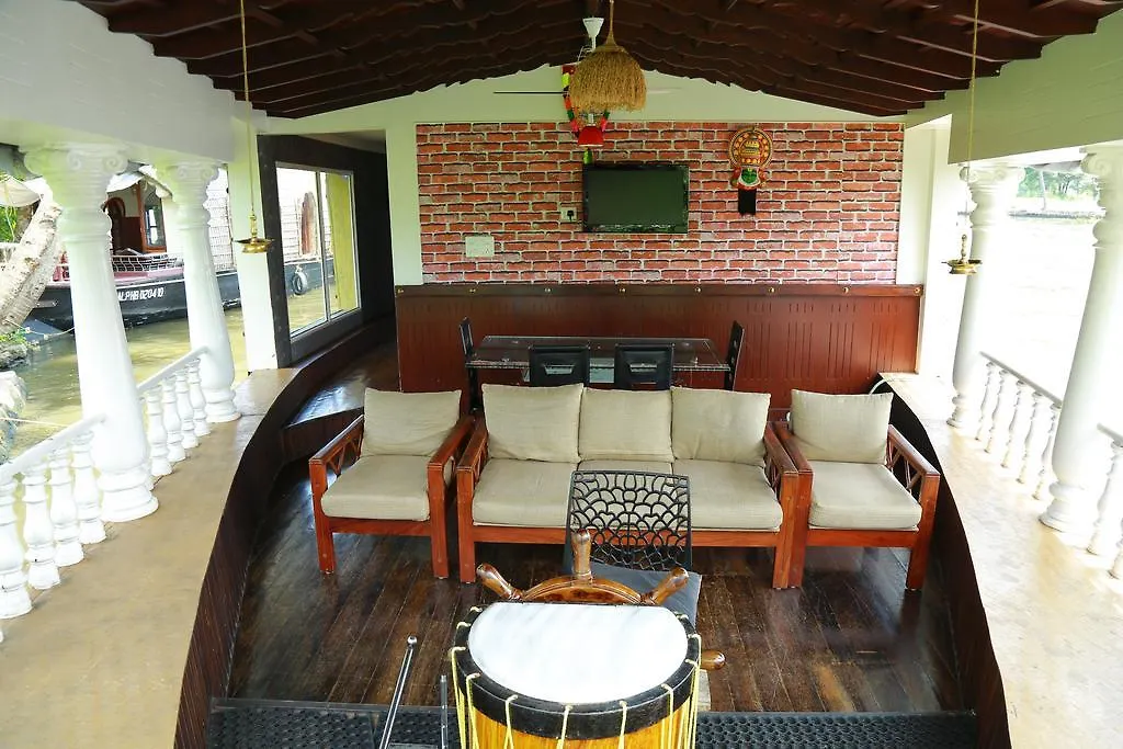 马拉利库兰 Marari Houseboat酒店 2*,
